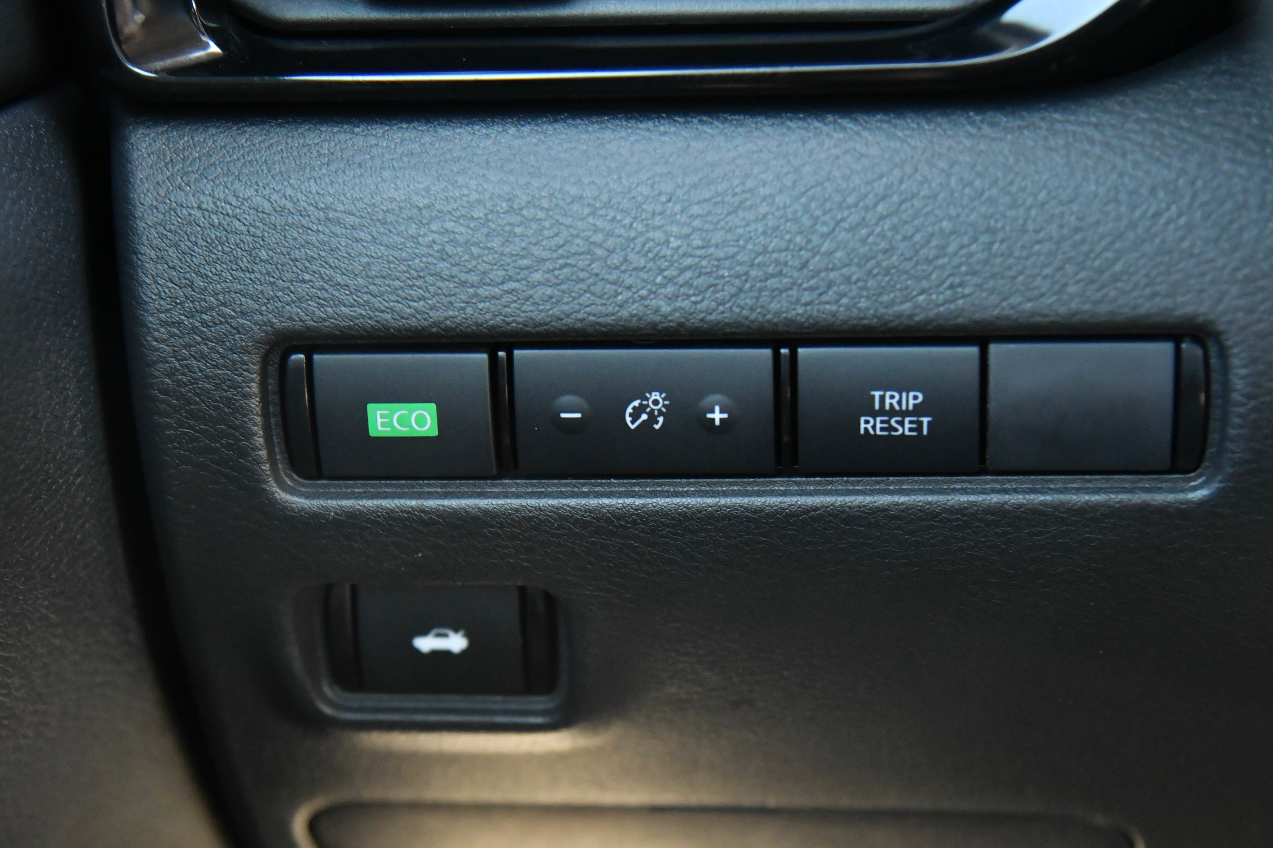 Used 2025 Nissan Sentra SV image 29