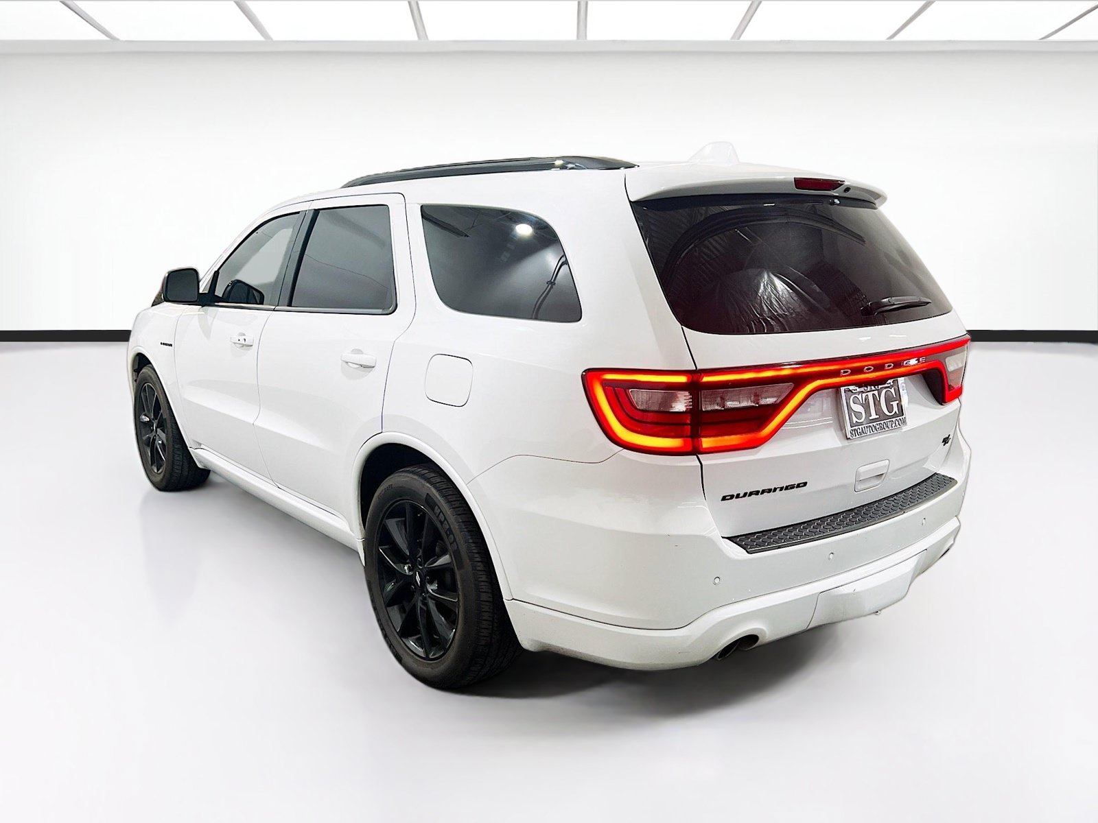 Used 2018 Dodge Durango R/T w/ Technology Group RWD image 6