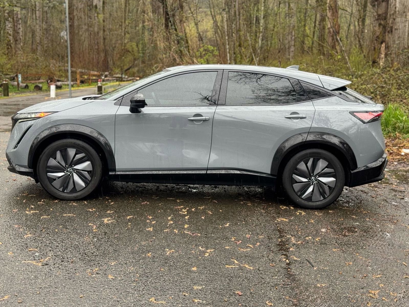 Used 2023 Nissan Ariya AWD image 5