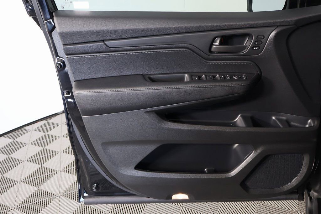 Used 2025 Honda Odyssey EX-L image 13