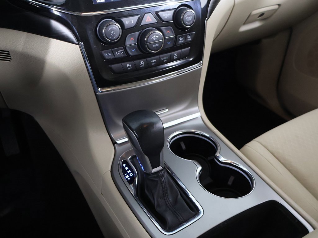 Used 2022 Jeep Grand Cherokee Laredo E image 45