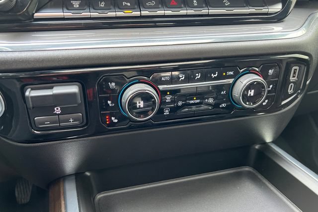 Used 2024 Chevrolet Silverado 3500 High Country w/ High Country Premium Package AWD/4WD image 26