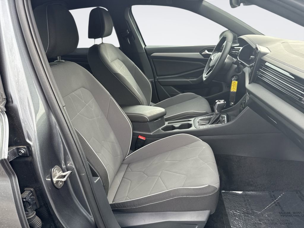 Used 2025 Volkswagen Jetta Sport image 24