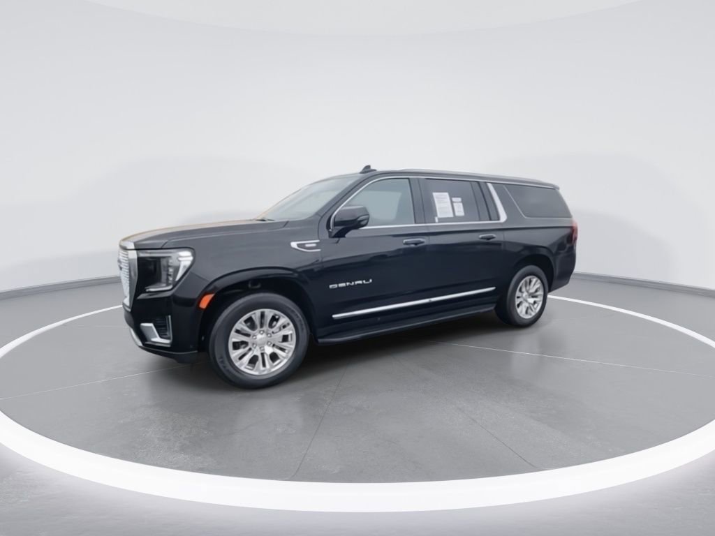 Used 2024 GMC Yukon XL Denali w/ Advanced Technology Package AWD/4WD image 4