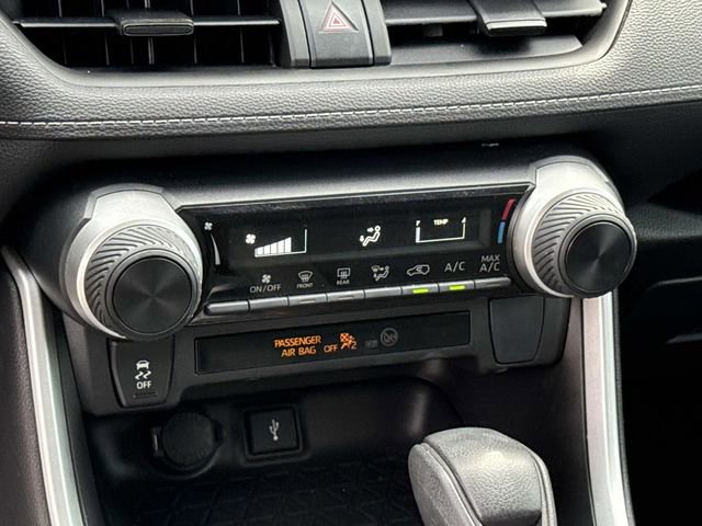 Used 2022 Toyota RAV4 LE image 21