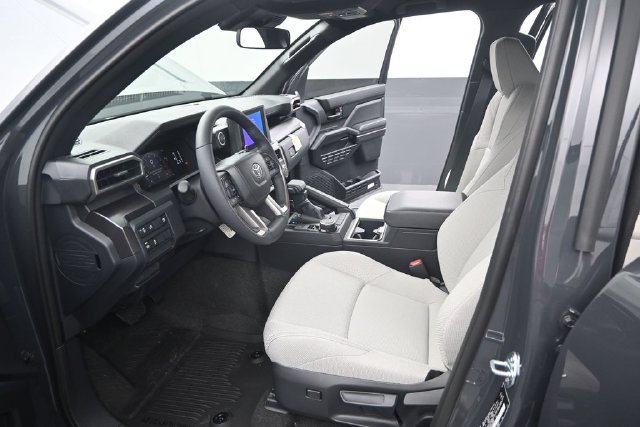 New 2026 Toyota 4Runner SR5 AWD/4WD image 4