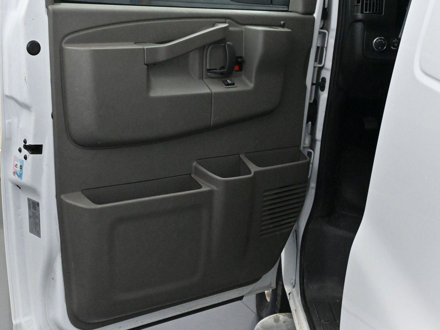 Used 2024 GMC Savana 2500 w/ Driver Convenience Package image 11