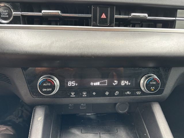 Used 2023 Mitsubishi Outlander ES AWD/4WD image 12