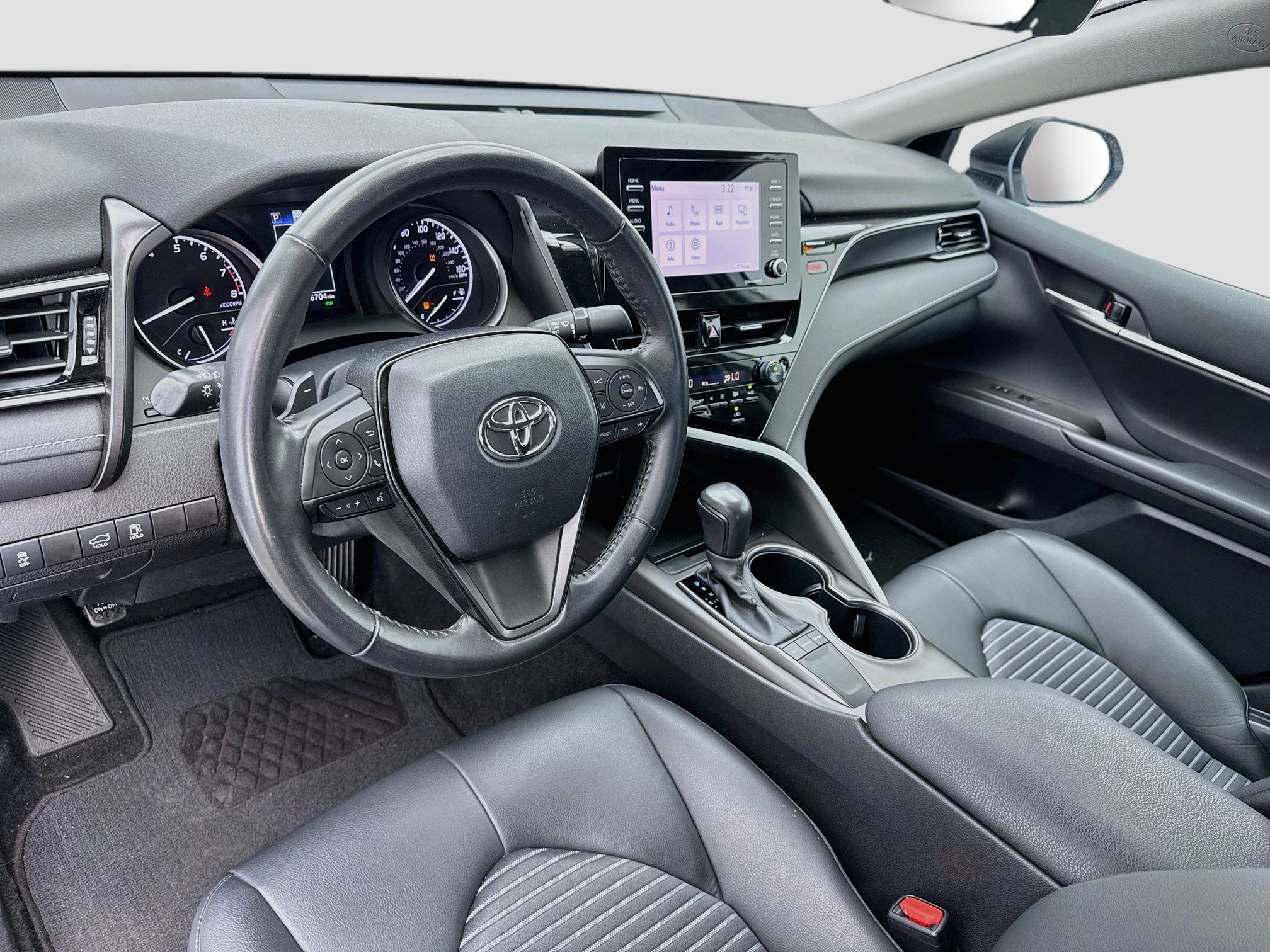 Used 2024 Toyota Camry SE FWD image 7