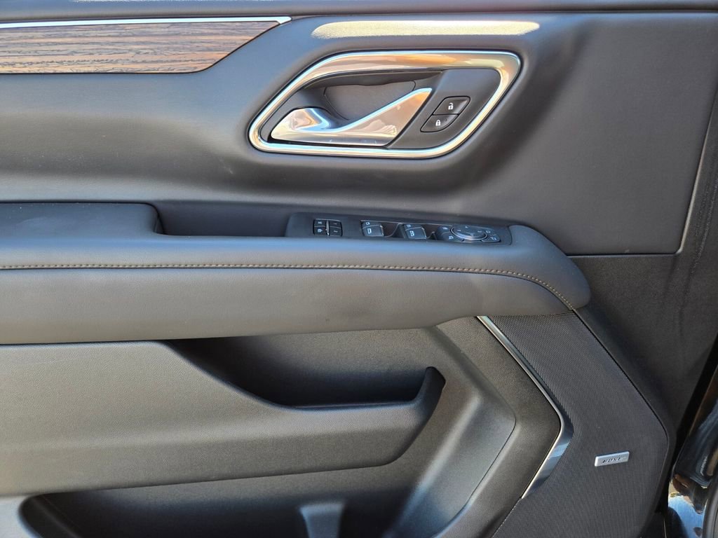 Used 2024 Chevrolet Tahoe High Country AWD/4WD image 18