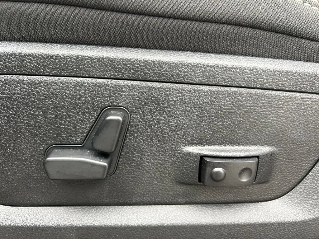 New 2026 RAM 3500 Big Horn AWD/4WD image 13