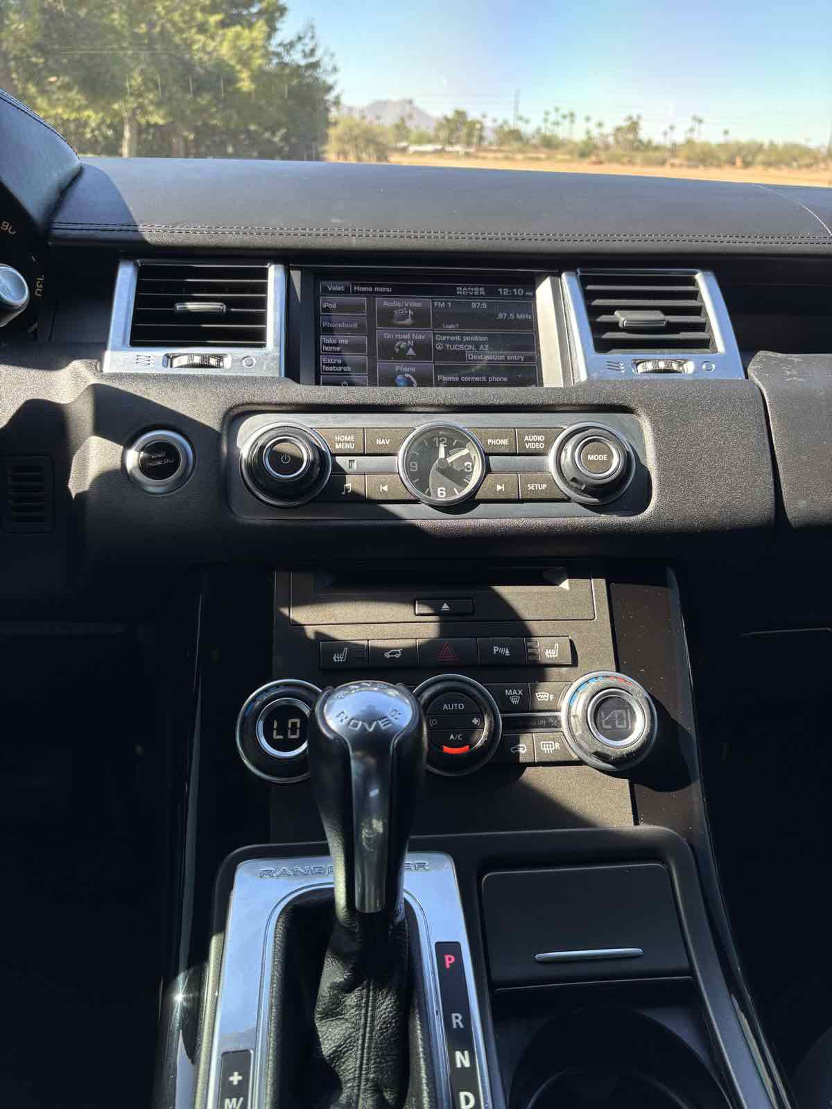 Used 2013 Land Rover Range Rover Sport HSE LUX image 10