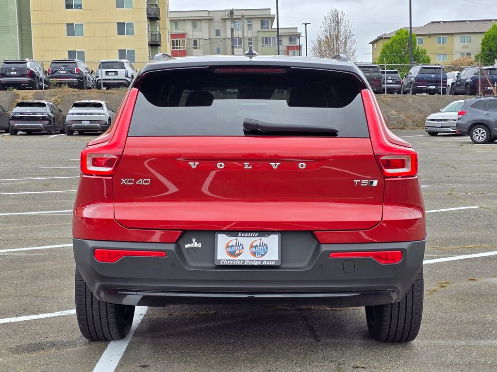 Used 2022 Volvo XC40 T5 R-Design w/ Advanced Package AWD/4WD image 5