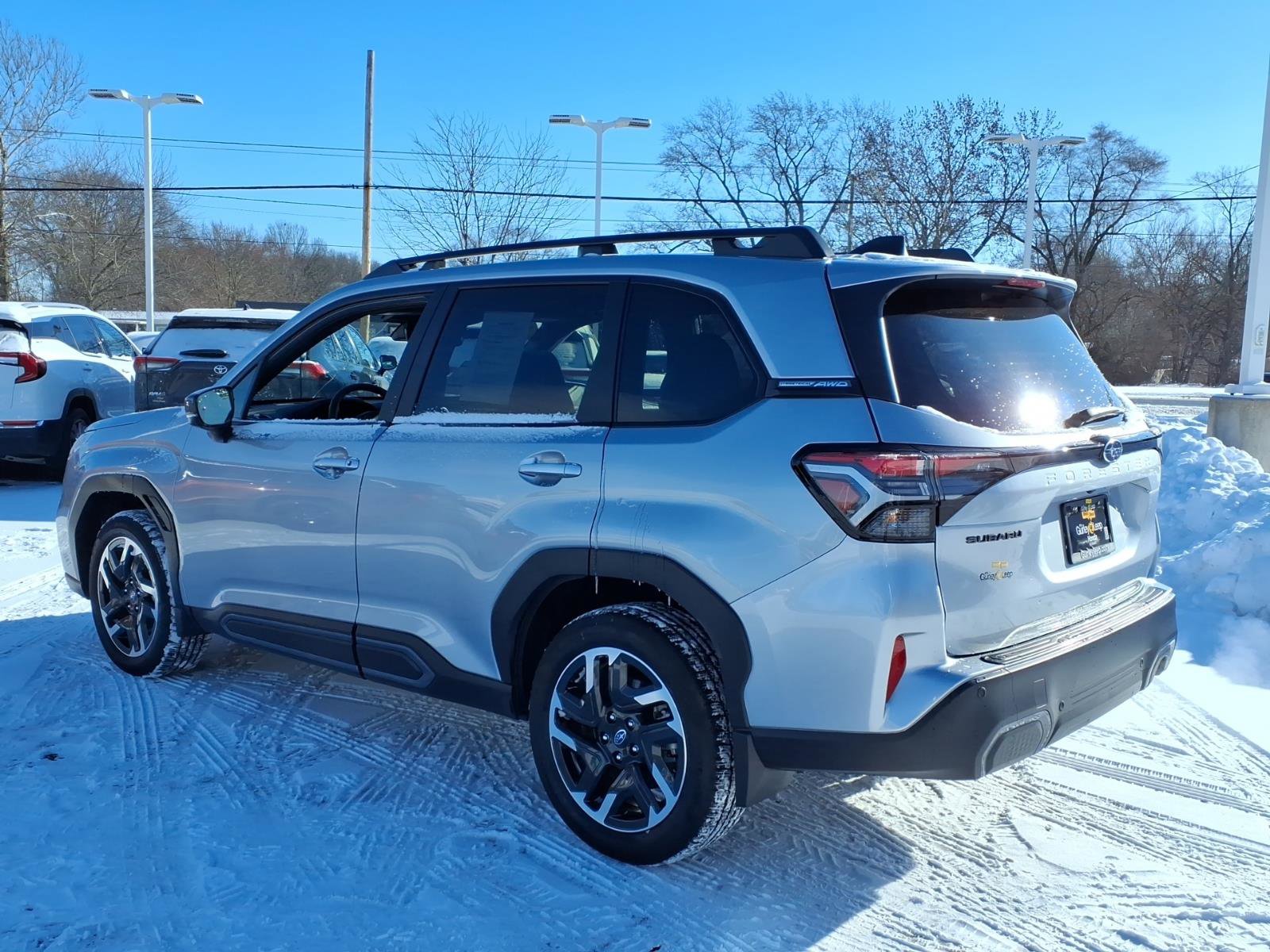 Used 2025 Subaru Forester Limited w/ Popular Package #2 image 9