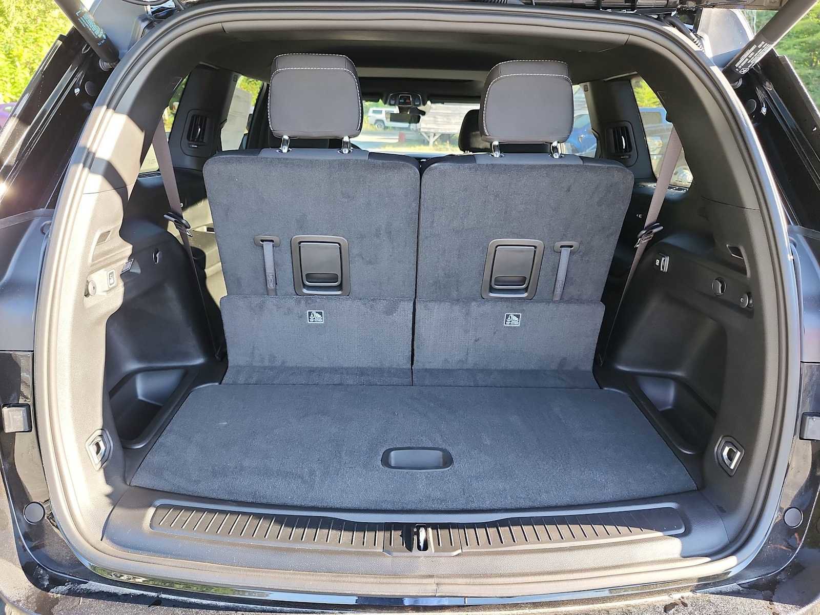 New 2025 Jeep Grand Cherokee L Laredo w/ Luxury Tech Group I image 16