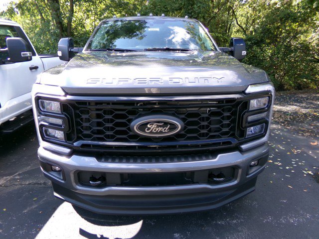 New 2026 Ford F250 Lariat w/ Black Appearance Package image 2