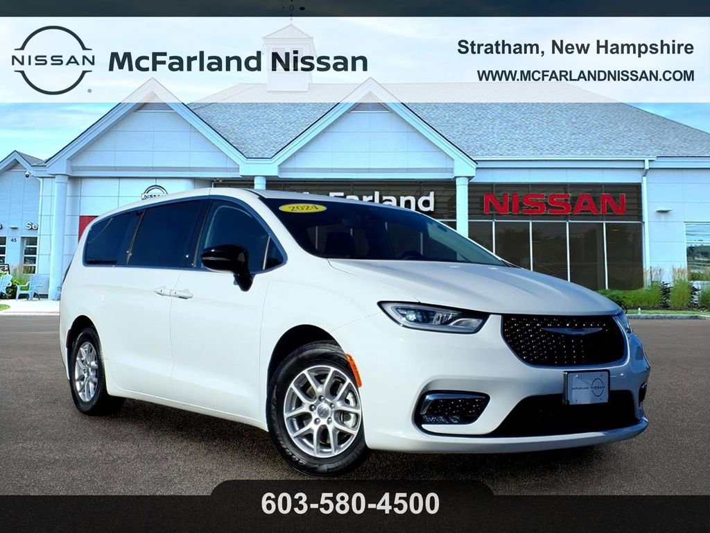Used 2024 Chrysler Pacifica Touring-L