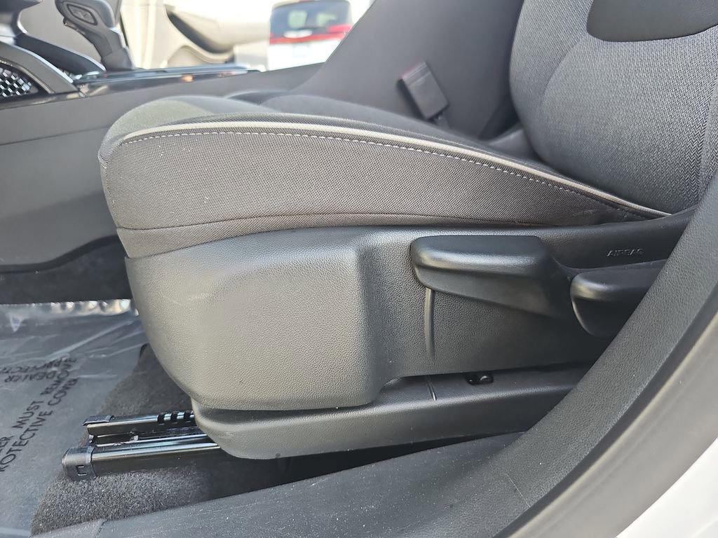 Used 2025 Chevrolet TrailBlazer LT AWD/4WD image 27