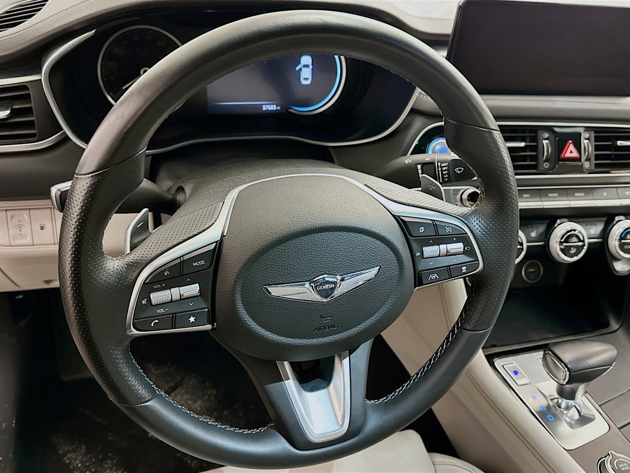 Used 2023 Genesis G70 2.0T AWD/4WD image 18