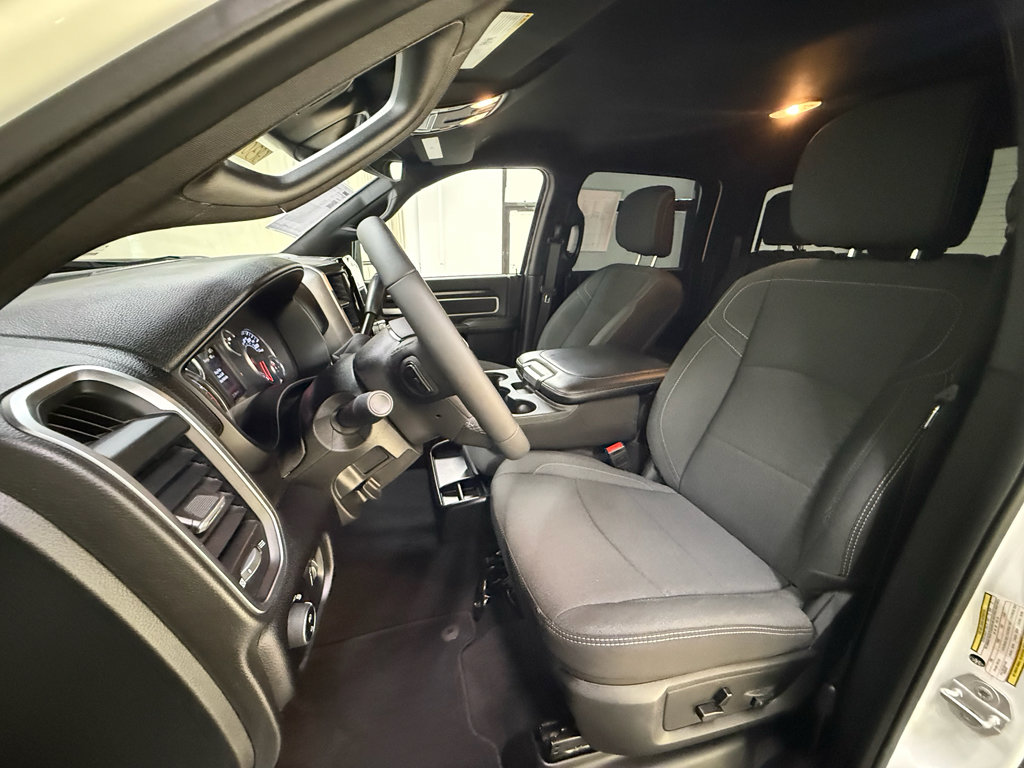 Used 2025 RAM 2500 Big Horn AWD/4WD image 27