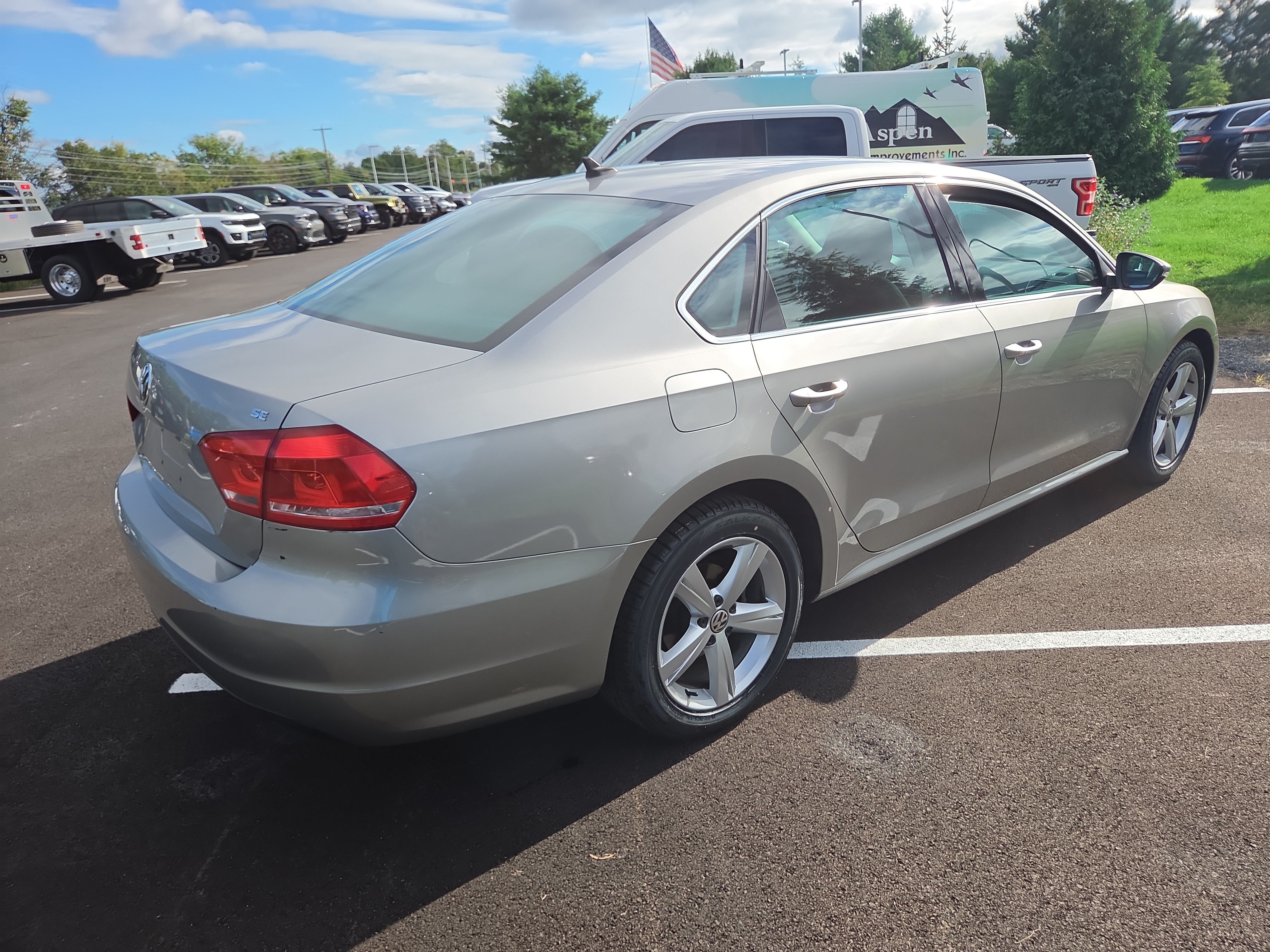 Used 2012 Volkswagen Passat 2.5 SE FWD image 16