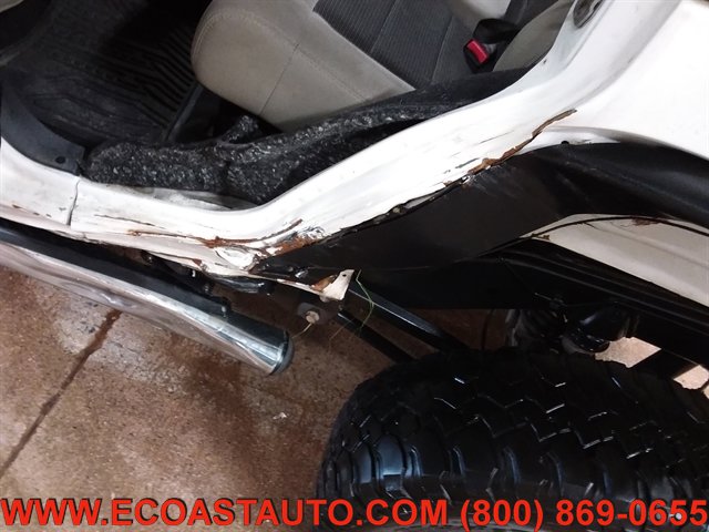 Used 2010 Jeep Wrangler Unlimited Rubicon AWD/4WD image 16