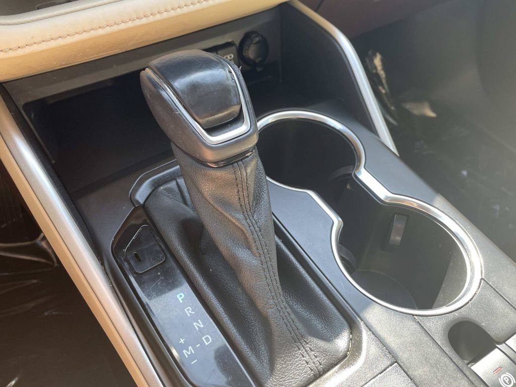 Used 2021 Toyota Highlander XLE FWD image 42