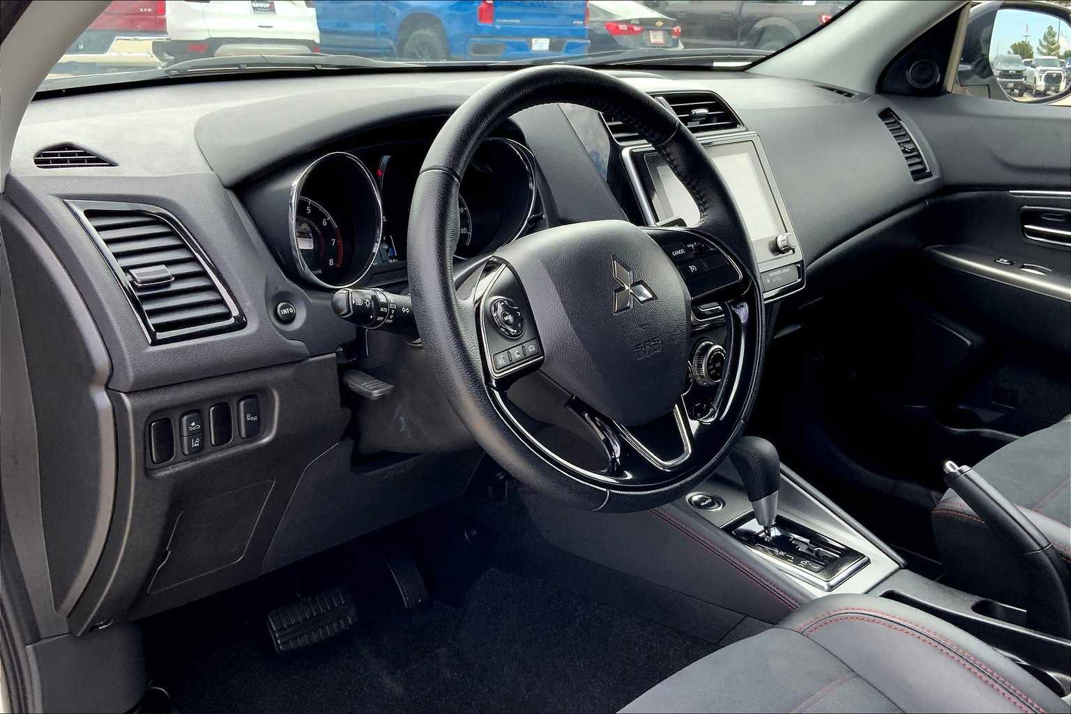 Used 2024 Mitsubishi Outlander Sport SE image 16