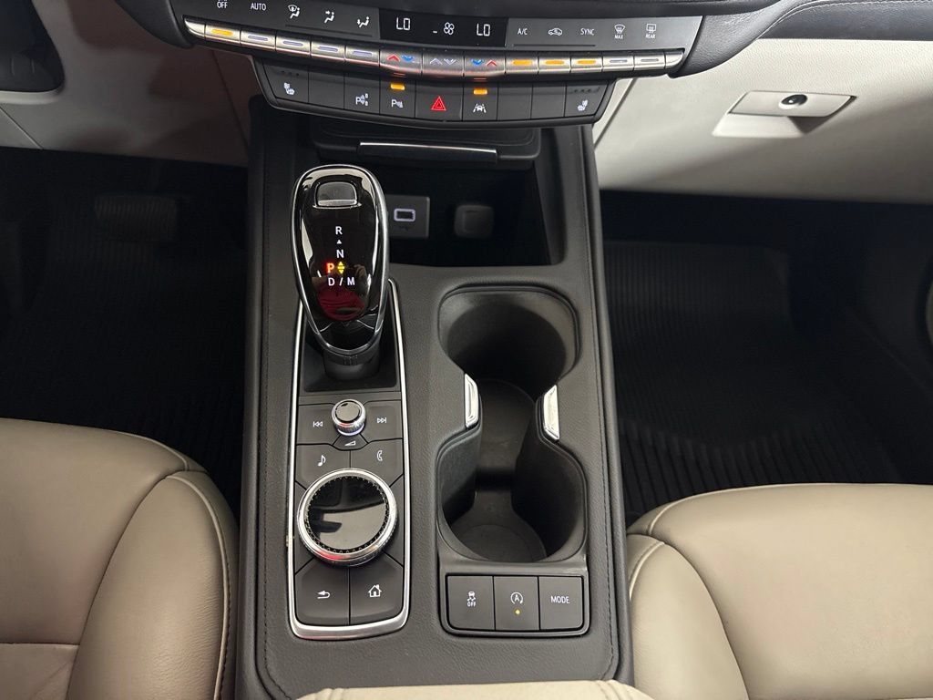 Used 2021 Cadillac XT4 Premium Luxury w/ Enhanced Visibility Package AWD/4WD image 14