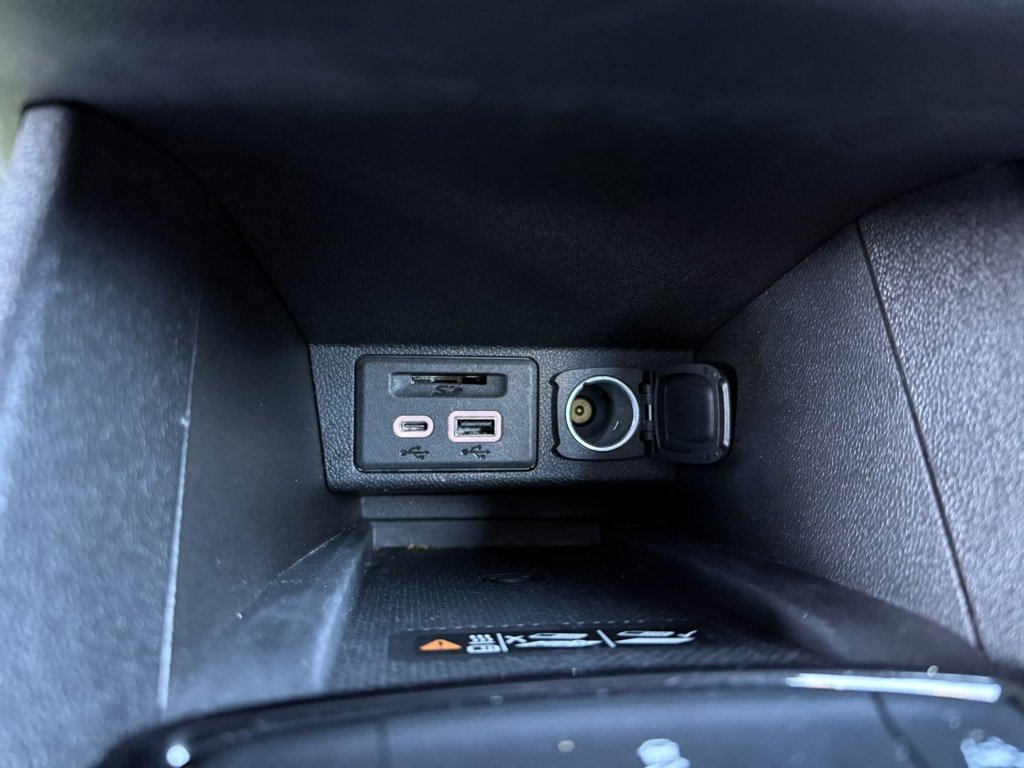 Used 2023 Chevrolet Bolt EUV LT image 18