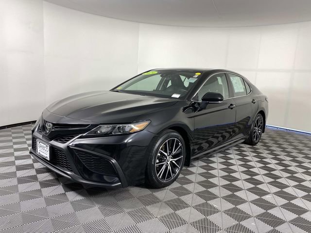 Used 2024 Toyota Camry SE w/ Cold Weather Package AWD/4WD image 4