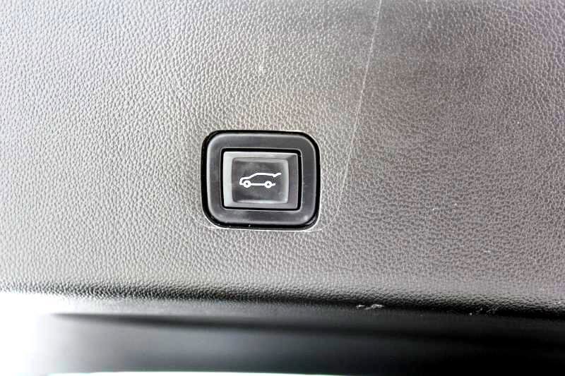 Used 2023 Chevrolet Traverse LT image 15