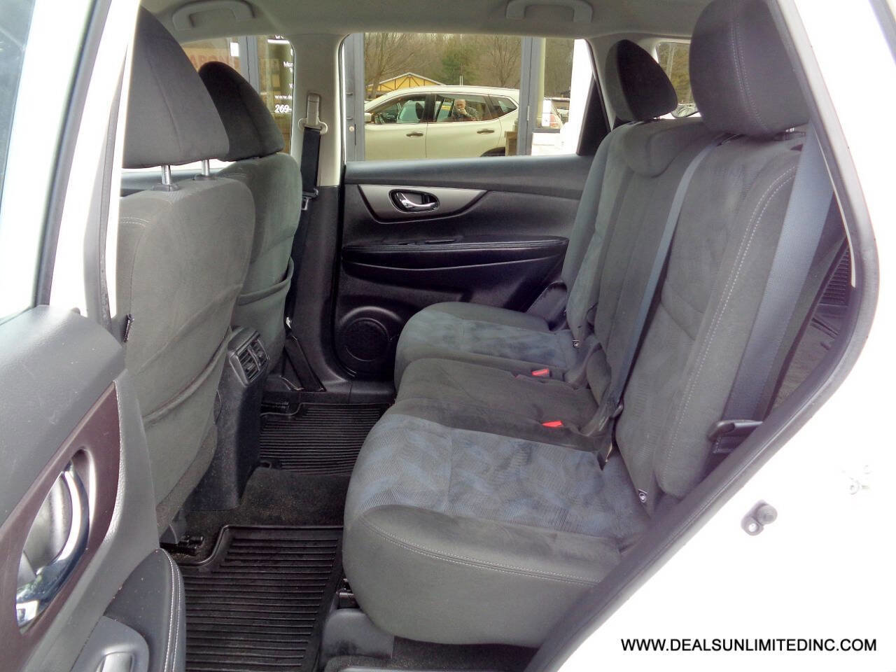 Used 2016 Nissan Rogue S image 14