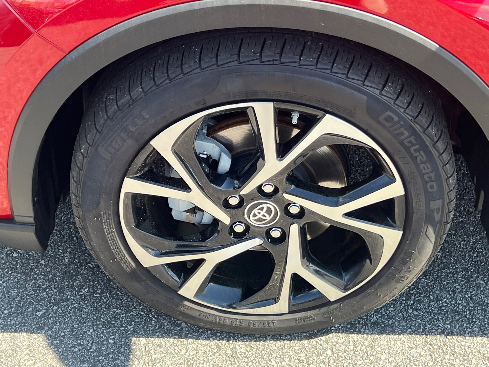 Used 2021 Toyota C-HR XLE FWD image 11