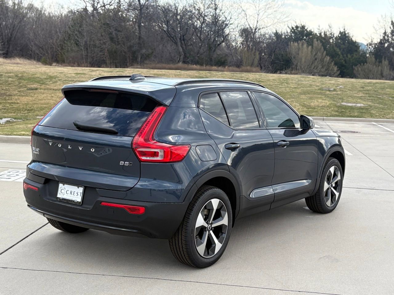 New 2026 Volvo XC40 B5 Core w/ Climate Package image 5