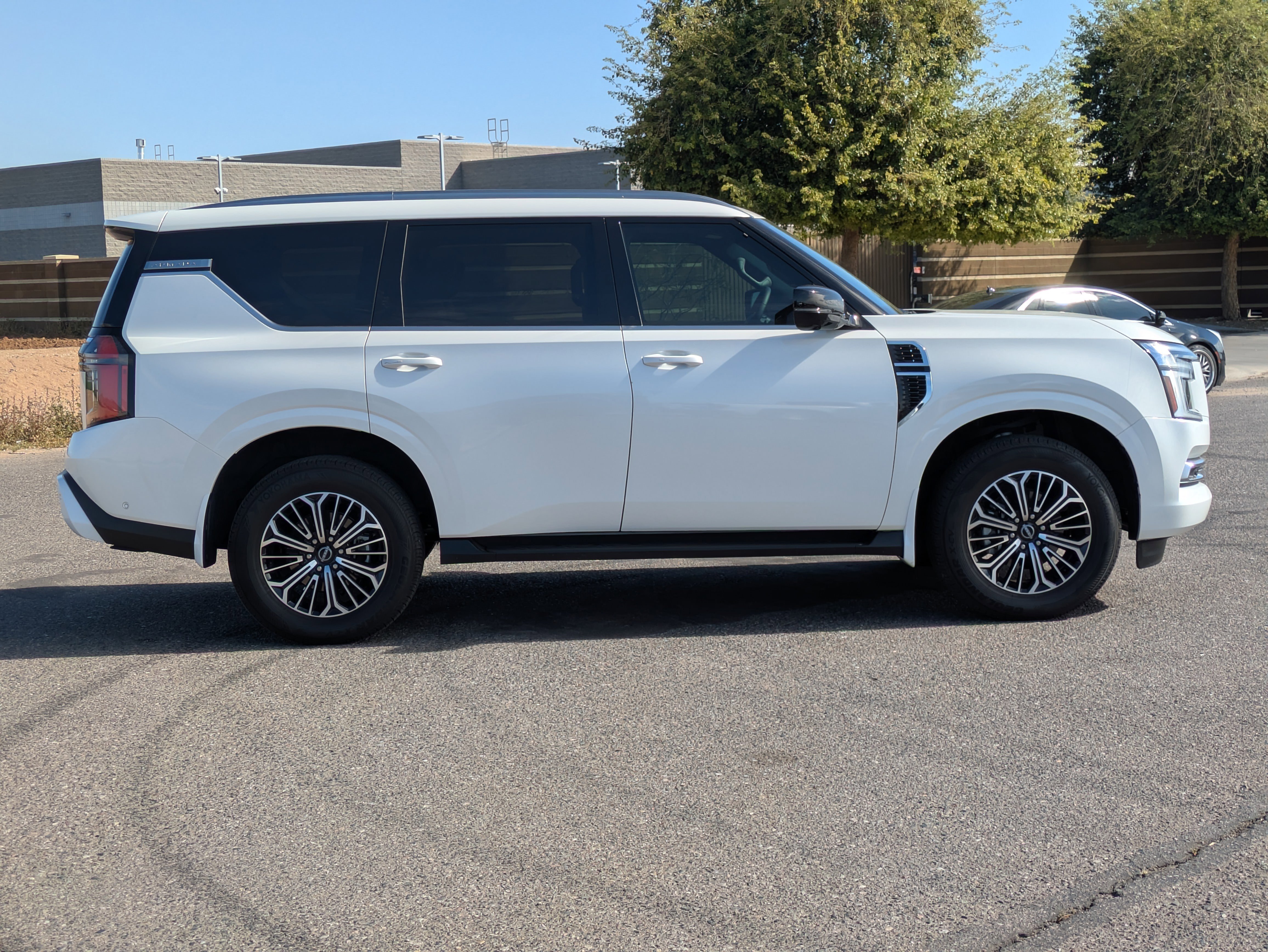 Used 2025 Nissan Armada SL w/ Captain's Chari Seat Package image 2