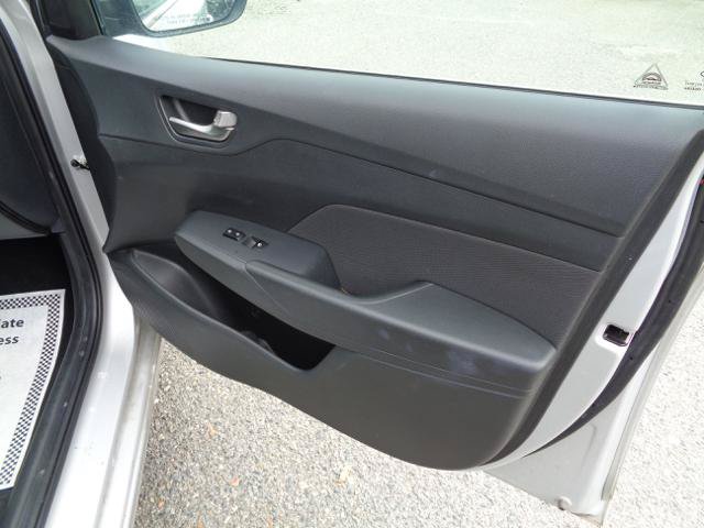 Used 2022 Hyundai Accent SEL FWD image 16