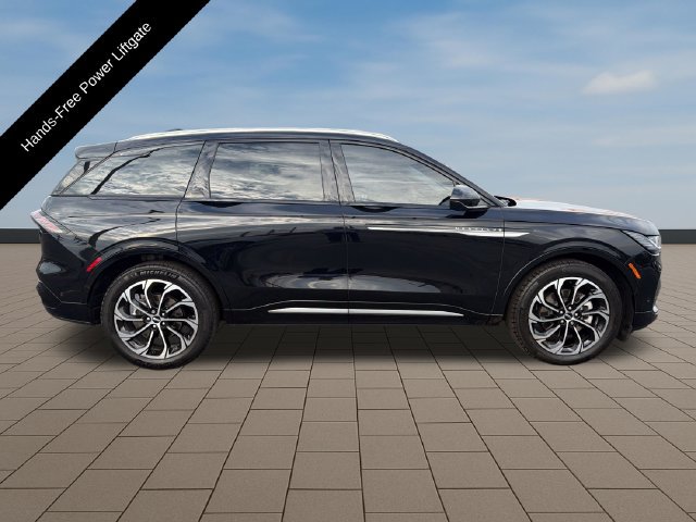 Certified 2024 Lincoln Nautilus Reserve w/ Equipment Group 202A AWD/4WD image 8