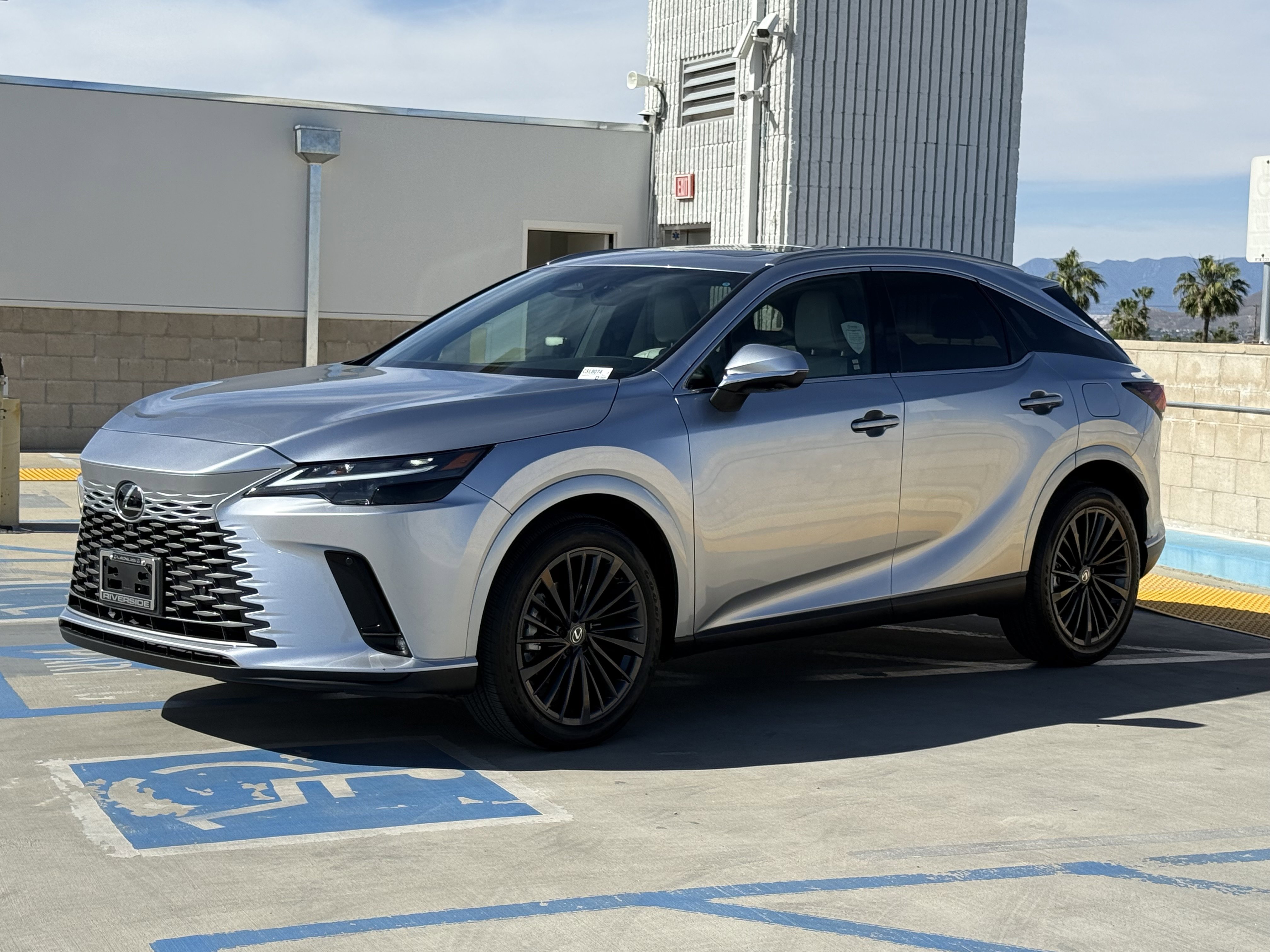 Used 2025 Lexus RX 350h w/ Convenience Package image 7
