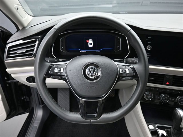 Used 2020 Volkswagen Jetta SEL Premium image 16