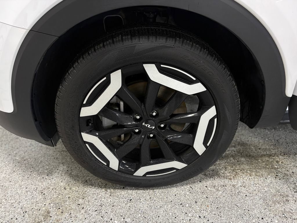 Used 2025 Kia Telluride S image 27