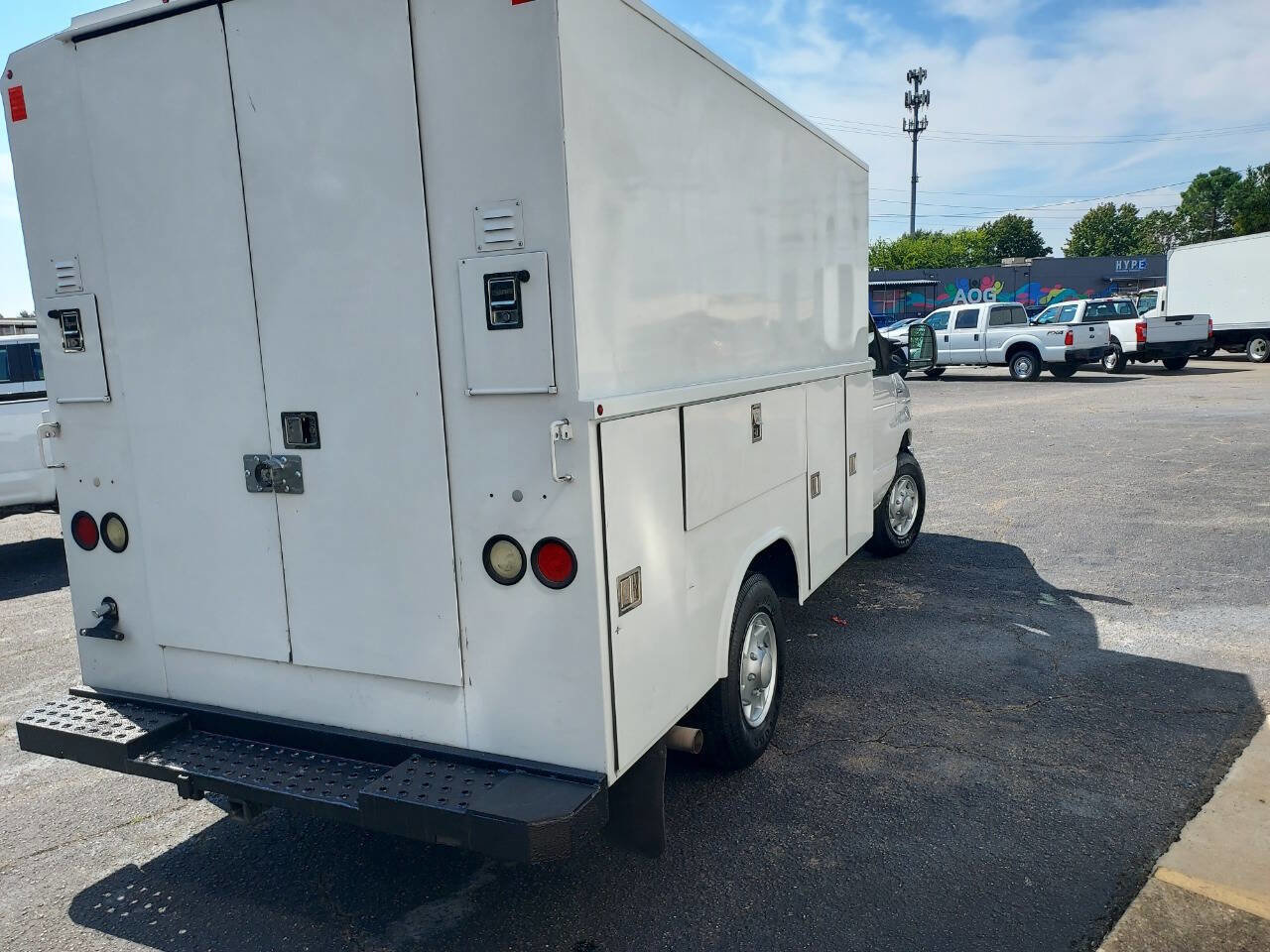 Used 2016 Ford E-350 and Econoline 350 Super Duty image 4