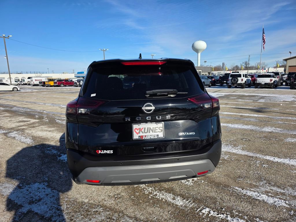 Used 2023 Nissan Rogue SV image 11