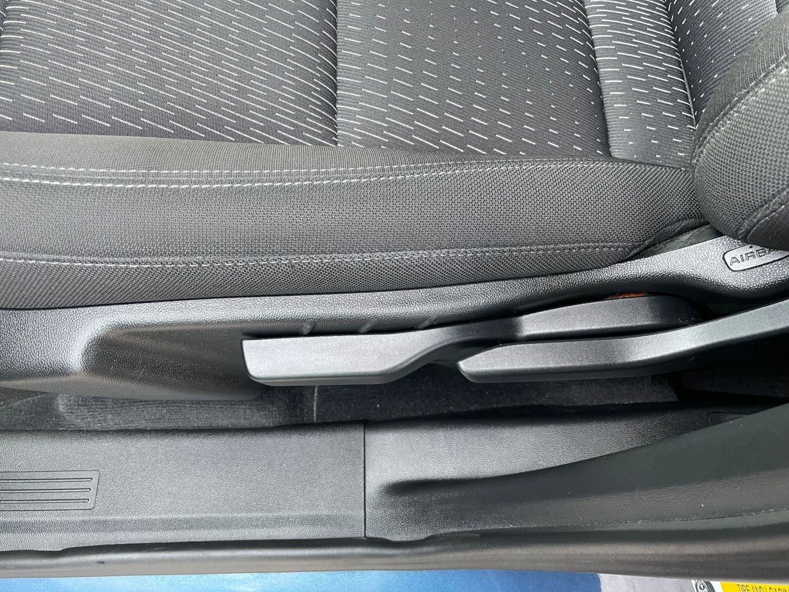 Used 2025 Chevrolet Equinox LT image 23