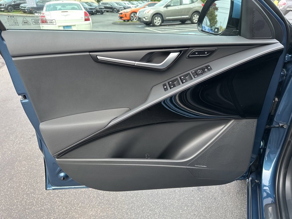 New 2025 Kia Niro Wave w/ Wave Preserve Package image 28