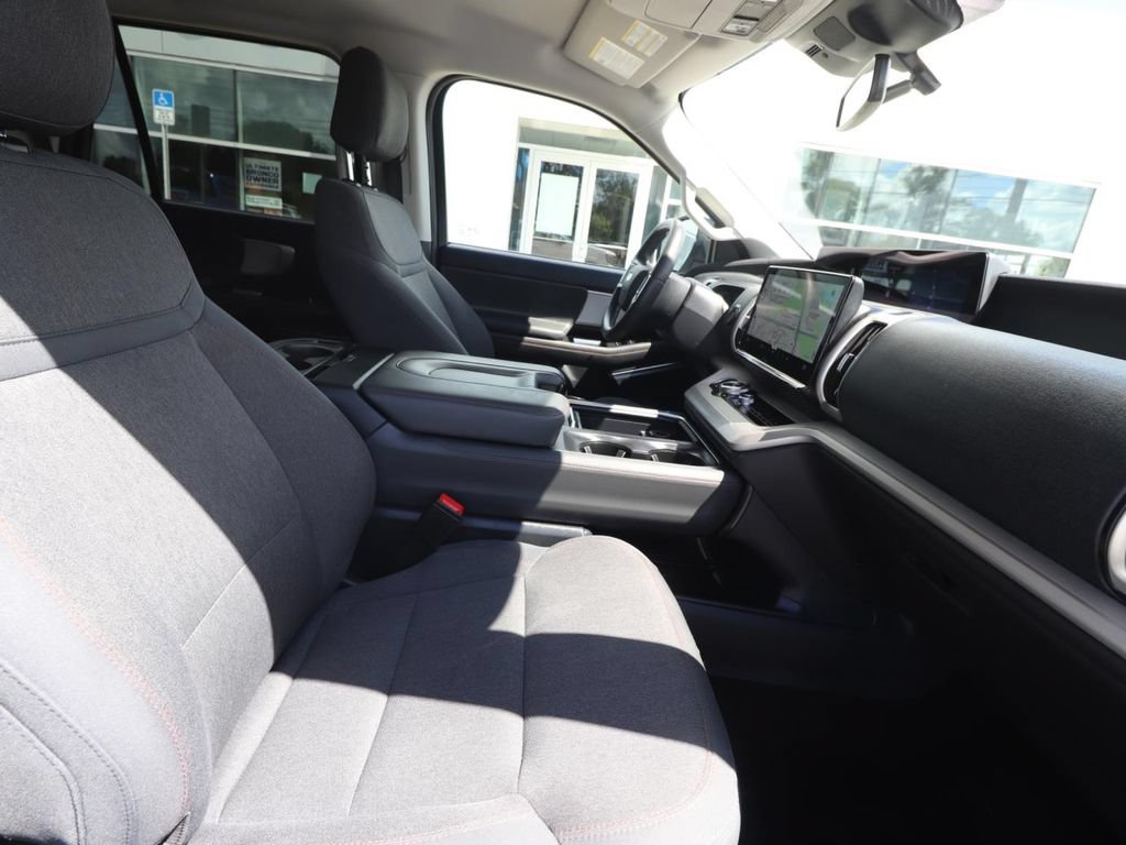 Used 2025 Ford Expedition Active RWD image 15