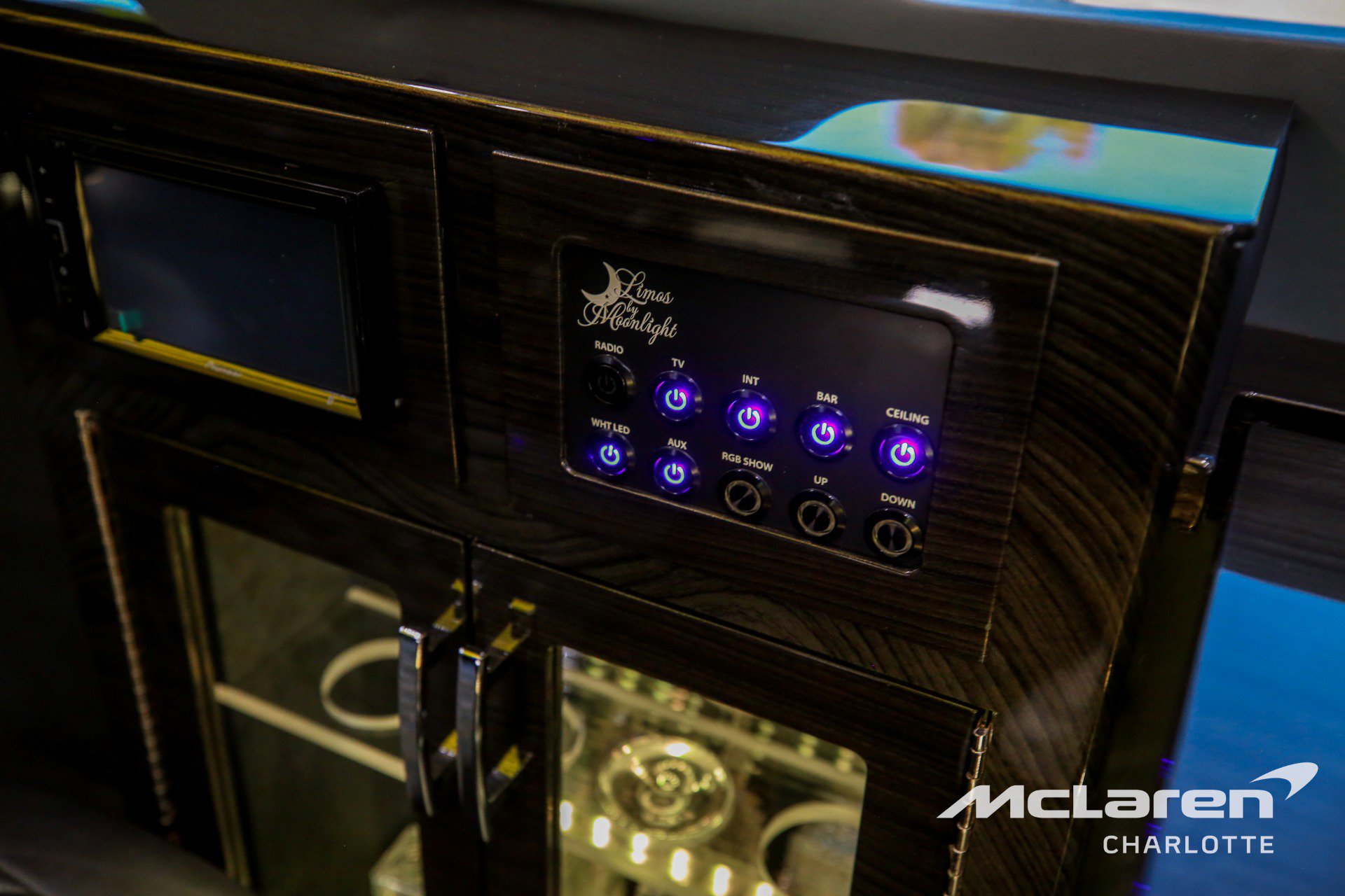 Used 2020 Mercedes-Benz Sprinter 3500 w/ Windows All Around Package image 32