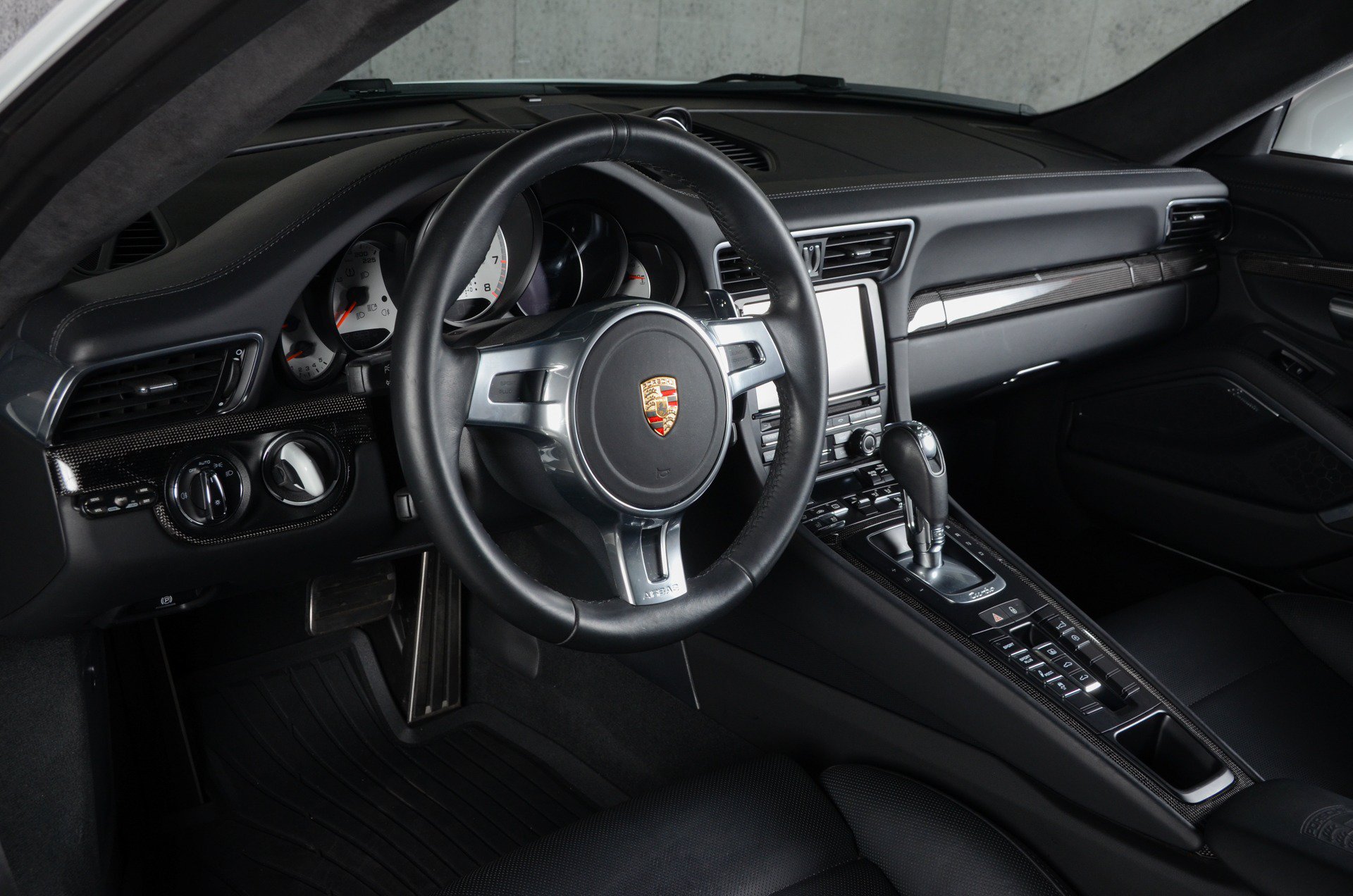 Used 2014 Porsche 911 Turbo S AWD/4WD image 28