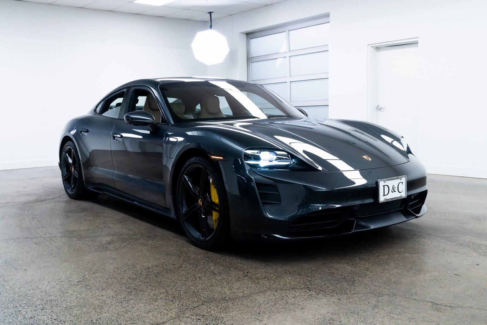 Used 2020 Porsche Taycan Turbo image 27