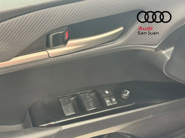 Used 2025 Toyota Camry SE image 30